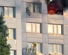 【怖い】ドイツのビル火災で撮影された決死のダイブが(((ﾟДﾟ)))