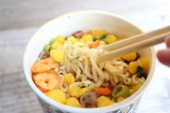 【グルメ】日清のカップヌードルとかいうカップ麺の原点にして頂点説。