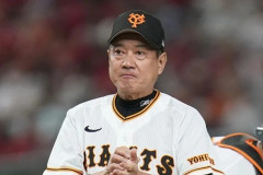 松本 剛(巨)  率.270(282-76) 本2 点18 盗13 OPS.646