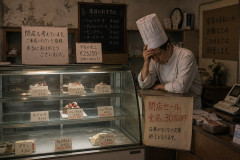 【悲報】ケーキ屋「値上げしまくってたら倒産が過去最高になりました、帰省客も全然買ってくれません」