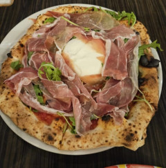 【画像】イタリアンピッツァ、美味すぎるｗｗｗｗｗｗ