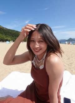 【画像】筋肉ムキムキ水着美女が可愛い