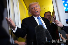 韓国人「トランプ大統領、インタビュー中に『選挙は不正だ』と主張し、突然退席」と話題に