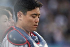 中村悠平、顔面に自打球→右目が「光しか感じない」状態になっていた
