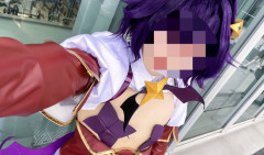 コミケで過激なコスプレをしていたレイヤーさん、ニップレスが剥がれて胸が丸見えになってしまい話題にｗｗｗｗｗｗ