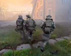 【動画】見えないロシア兵と戦闘になったウクライナのヘルメットカムが怖い。