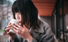 朝活大好き人間のA「朝は毎日スタバで読書したり勉強したりしてる。人が少ないし、良質な時間を過ごせて良い。1日のモチベーションにもなる」→ しかし…