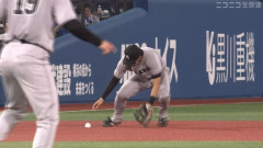 【DeNA対巨人17回戦】巨人、5回表1アウト満塁から浦田の犠牲フライで1点差に詰め寄る！！