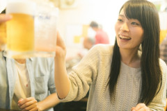 【悲報】増税なのに若者に酒奨励!?国税庁の迷走理由がこれwwwww