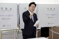韓国人「李在明大統領、事前投票で投票用紙を露出させ物議」→「最高公職者がやることか？」