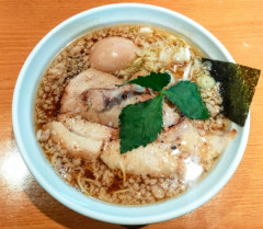 ぼく「すごい脂ですね」ラーメン屋「うちのラーメンは液体の2割が背脂だからねｗ」