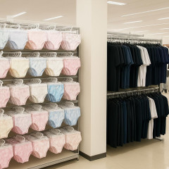 なぜ女児の下着が「男性向け売り場」の隣にある？しまむらのレイアウトに疑問の声…設置の狙いと進む見直し   #しまむら |  トラブル防止のためには離すのが正解