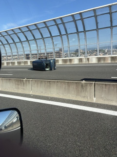 【悲報】軽自動車くん、ハデに転ぶｗｗｗｗ