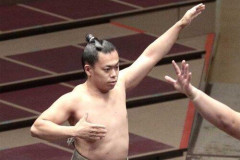 【悲報】最軽量力士・宇瑠寅（うるとら）、定期検診で2.1kg減の60.4kg。「食べているのですが…」とガックリ