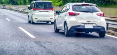 【自動車】疑問なんだけど、車間距離をやたらと詰める奴は前の車に何を求めてるんだ？