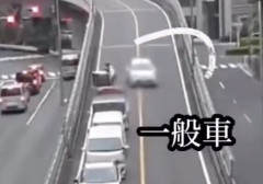 【動画】警視庁さん、ライン超えの外交官ナンバーをスルー、その直後に一般車両を捕まえてしまうw