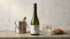 【愛国】自衛隊さん、職務としてチ●ポでかき混ぜた焼酎を未成年に飲ま、ついでにレモン汁を眼球に注ぐ
