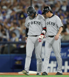 巨人・坂本「最後体がつっちゃって情けないけど、久々に野球やったな」１カ月ぶりスタメンでフル出場　橋上監督代行「後で謝ろうかなと思ってます」