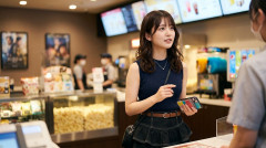 【画像】映画館の9800円のポップコーンがこちらです‥‥