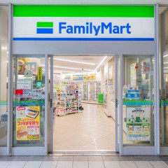 【困惑】ファミリーマート「重大発表！今後はファミマでブックオフに売る本を預けられます」