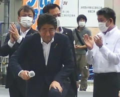 【画像】安倍元総理の襲撃時の無能SPがヤバすぎる件、もはやコントwwwwww