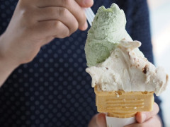 【画像】コンビニ店員女「弱男はいつもこのアイスを買っていくｗ」ﾊﾟｼｬ！ｗｗｗｗｗｗｗ