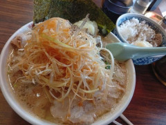 【画像】ネギラーメン食べたよ