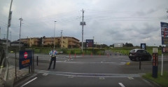 女さん「前の車のせいで逆走させられた！晒したろ！」←逆に叩かれてしまうwwwwwwwwwwwwwwwww