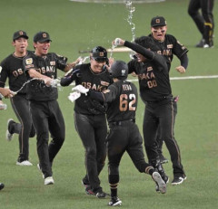 阪神・大山　２試合連続サヨナラ　８５年岡田以来！生え抜き４１年ぶり「いい水をかけてもらった」