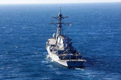 米海軍のミサイル駆逐艦「ベンフォールド」、南シナ海で4日間電力失う…技術的な不具合が原因！
