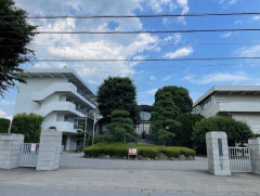 【驚愕】高校教諭さん、ついうっかり生徒の水筒に尿を混入して懲戒免職・・・・・・・・・