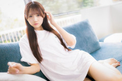【画像】この子お胸、でかすぎてシャツ巻き込んでるの気付いてなくて草ァ⇒ｗｗｗ