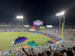 【海外の反応】日本旅行に野球観戦を組み込む価値はある？「絶対に行くべき」「選手考案の球場メシもある」