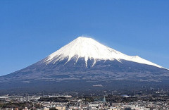 【親失格】富士山6合目(標高2500ｍ)で一人でいた7歳の小学生を警察が救助　ぐずったため父親が置き去りに