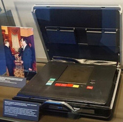【戦慄】5億円貰えるけど中国に核爆弾が投下されてしまうボタン・・・・・・・・・