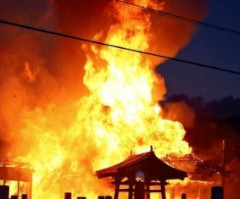 記事「お寺の住職が枯れ草燃やして火事！」X民「お寺…宗教…火災…放火…？あ、ああ…あ、あ、あああぁぁぁあああああ」ｷｭｨｨｲｲｲｲﾝ