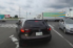【悲報】女さん「前の車のせいで逆走させられた！晒す！」→逆に叩かれるｗｗｗｗ