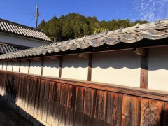 【衝撃】パトカーから逃げようとバックした中学生、住宅の塀に特攻した結果ｗｗｗｗｗｗｗｗ