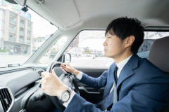 妻「あの道が近道よ！この道は信号が少ないの！」運転中の私「…」→裏道を選ばないと不機嫌になるんだよ…