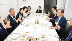 中韓外相会談　王毅外相、韓米同盟を牽制…公式発表文で韓国と北朝鮮を「二つの国家」と初めて表記 [8/20]
