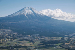 【速報】父親、登山中に7歳の息子がグズったため富士山6合目に放置して登山再開 1人でいた7歳を救助
