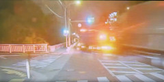【衝撃映像】神戸でとんでもない事故をドライブレコーダーが捉える・・・
