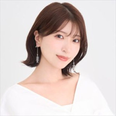 八巻アンナさん、むっちりとした太ももを披露していた