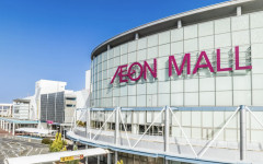 イオンモール「入場料1000円で大人気お笑い芸人のライブが見れます！」