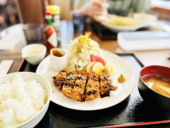 【悲報】店員「相席よろしいですか？」俺「いいっスよ(ｽﾞﾙｽﾞﾙ」新規女さん「あの……私はちょっとよろしくないかなって…」⇒！！！