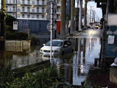 埼玉県内で100ミリ超える猛烈な雨、「車両が水没」と110番22件…駅前で1台動けず