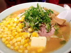 ラーメンにコーンって意味不明なんだけど