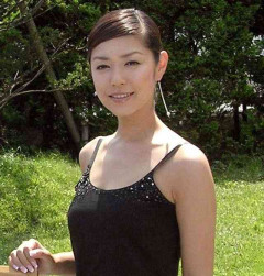 「最高峰の国際資格」に合格した加藤紀子　作業にいそしむ53歳の近影　畑仕事でもマジカル美貌