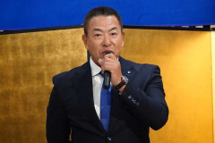 中日・井上一樹新監督「ファンの方がハッピーになれるようなチーム目指す」