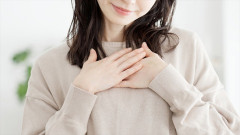 【画像】町の女性職員さん、胸の谷間を見せつけるｗｗｗｗｗｗｗｗｗｗｗ